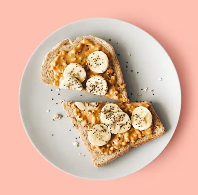 Balanced bedtime snack with protein and fiber